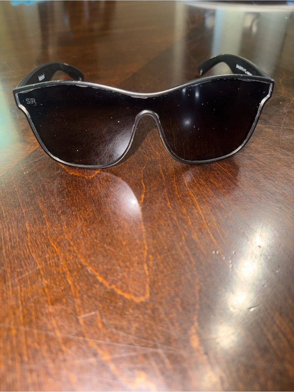 Men's Black Shield Sunglasses - Modern Full-Coverage Look Shady Rays